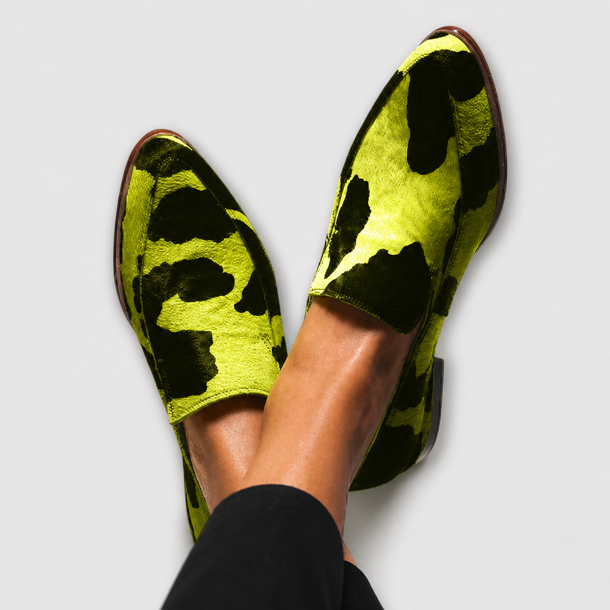 PALOMA - MOCASINES CON ESTAMPADO DE VACA