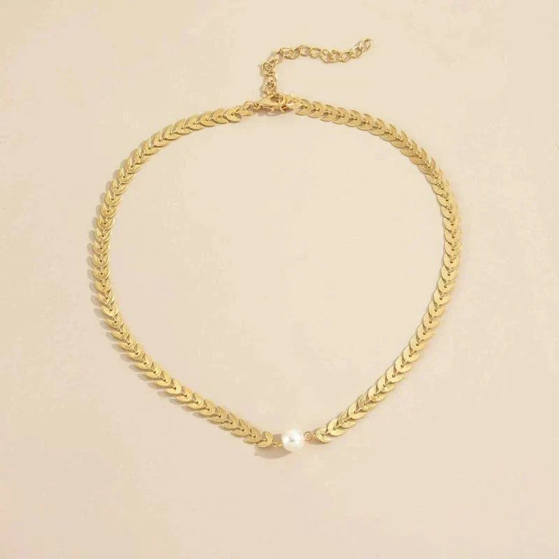 COLLAR GRIEGO DORADO CON PERLA