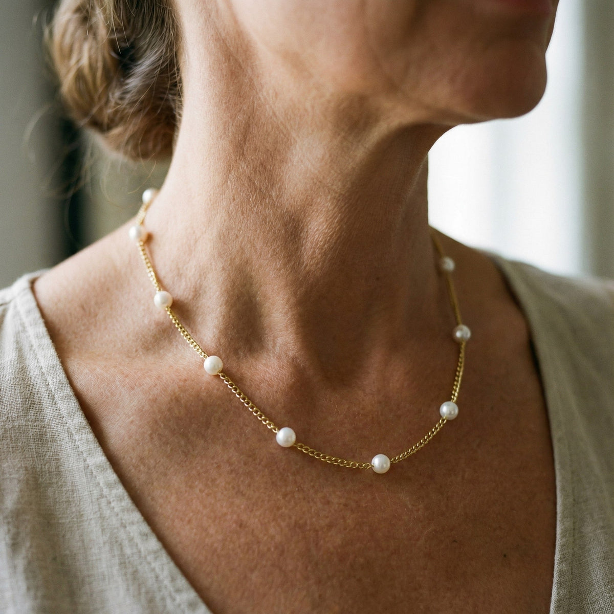 COLLAR CORTO DE PERLAS