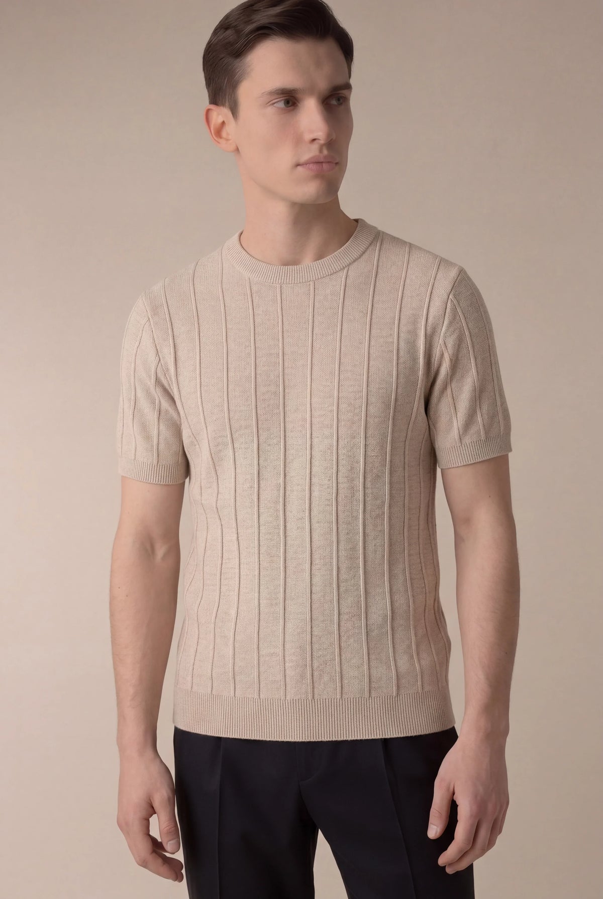 CAMISETA BEIGE ELEGANTE