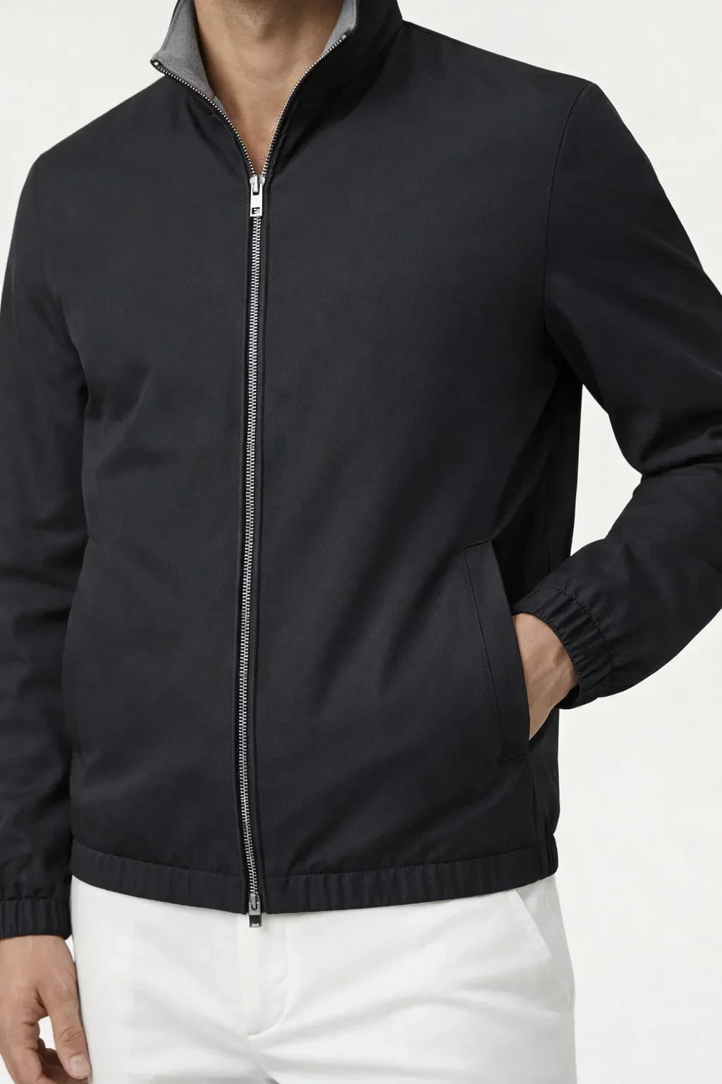 CHAQUETA TÉCNICA NEGRA