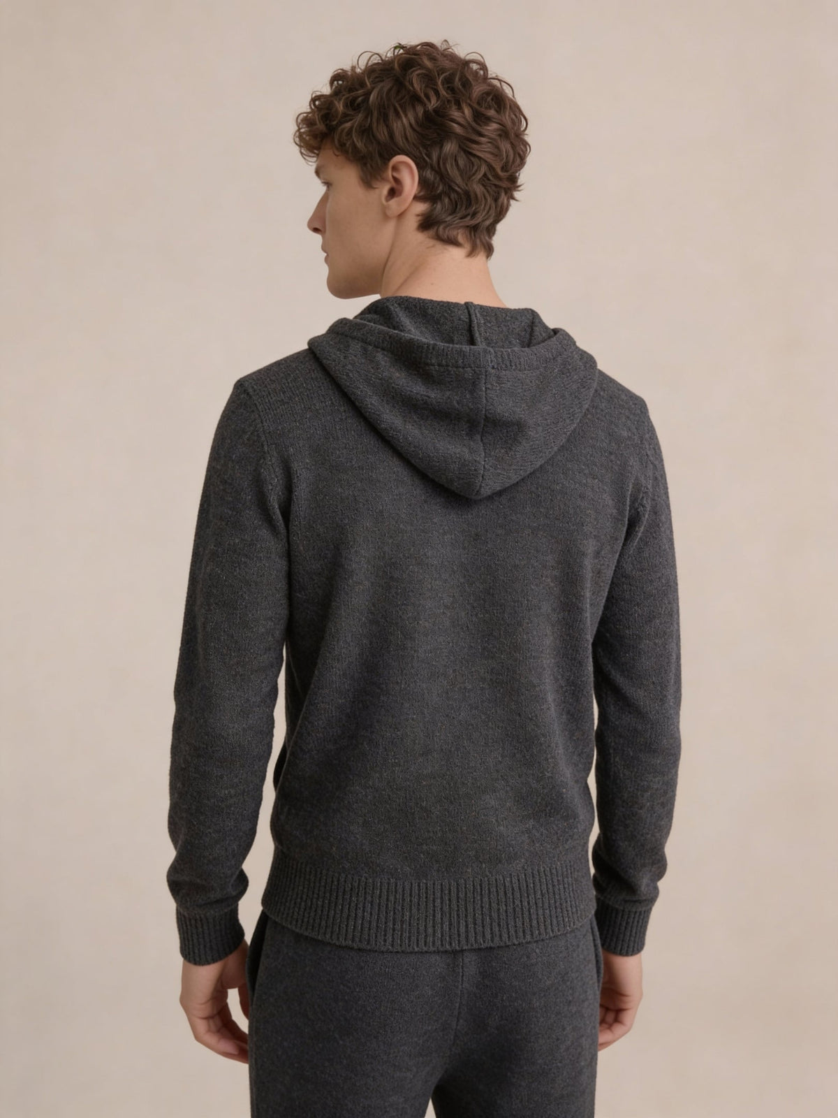 CONJUNTO CON CAPUCHA LISO - GRIS OSCURO