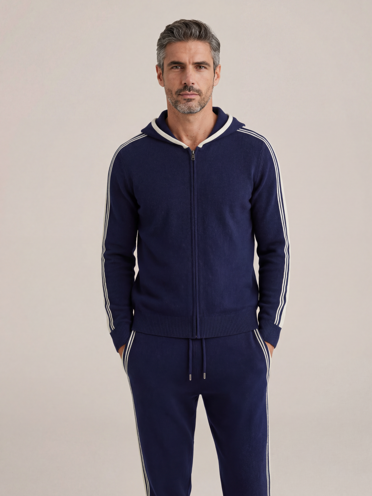 CONJUNTO CON CAPUCHA - AZUL MARINO