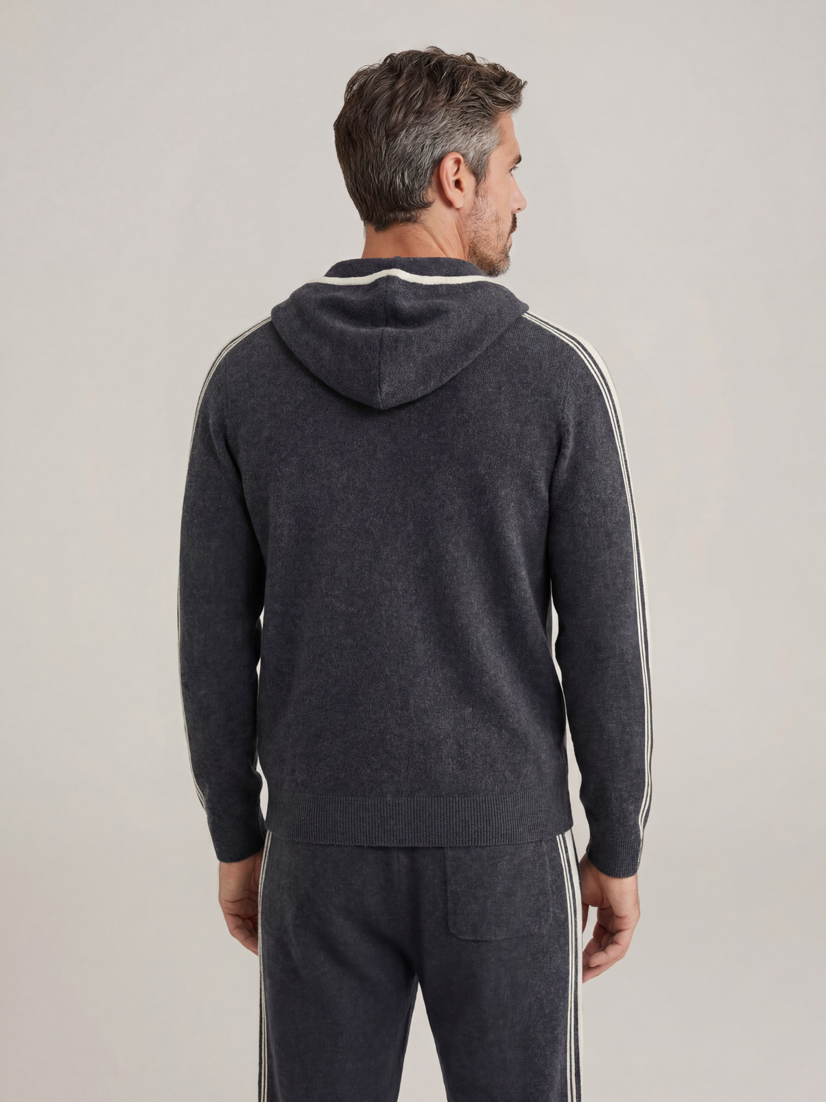 CONJUNTO CON CAPUCHA - GRIS OSCURO