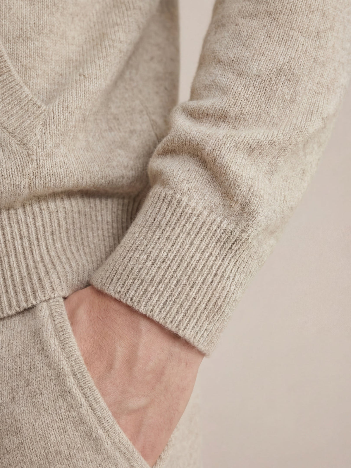 CONJUNTO CON CAPUCHA LISO - BEIGE