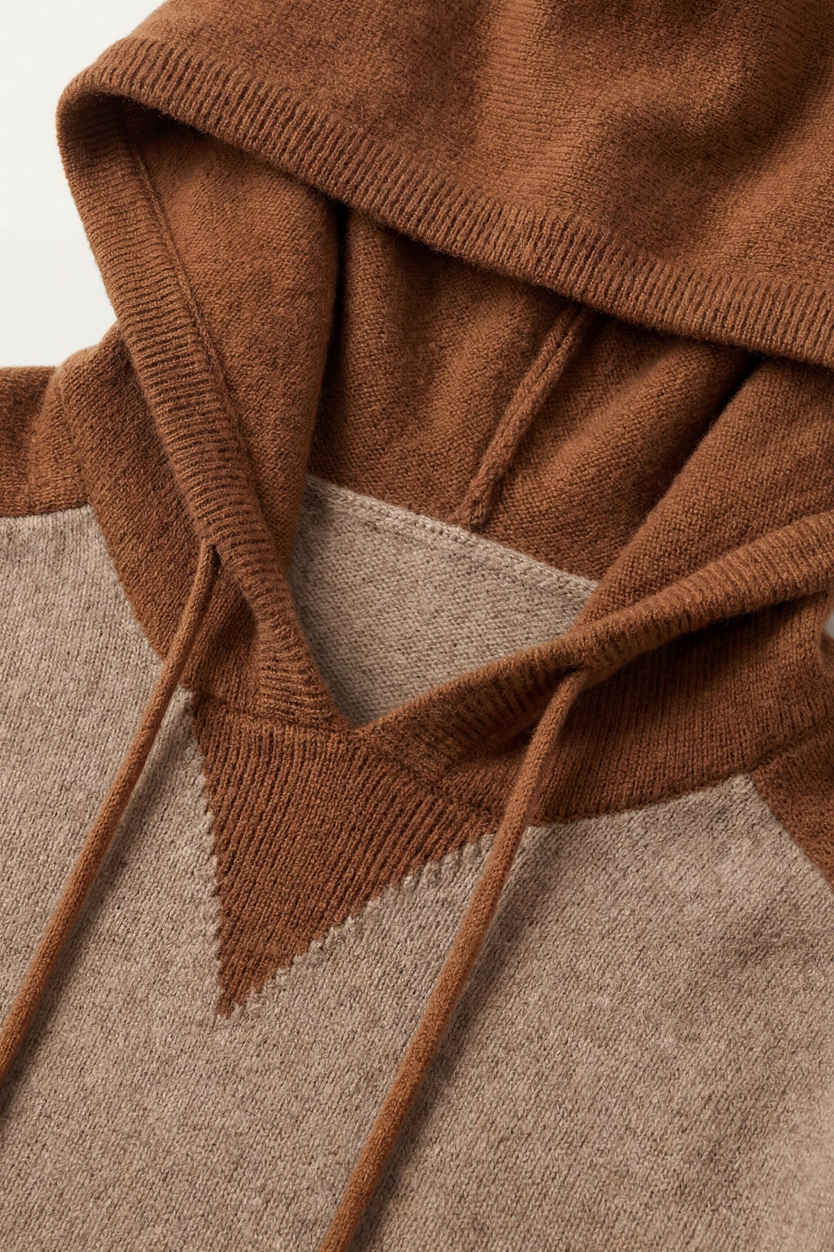 CONJUNTO CON CAPUCHA - BICOLOR