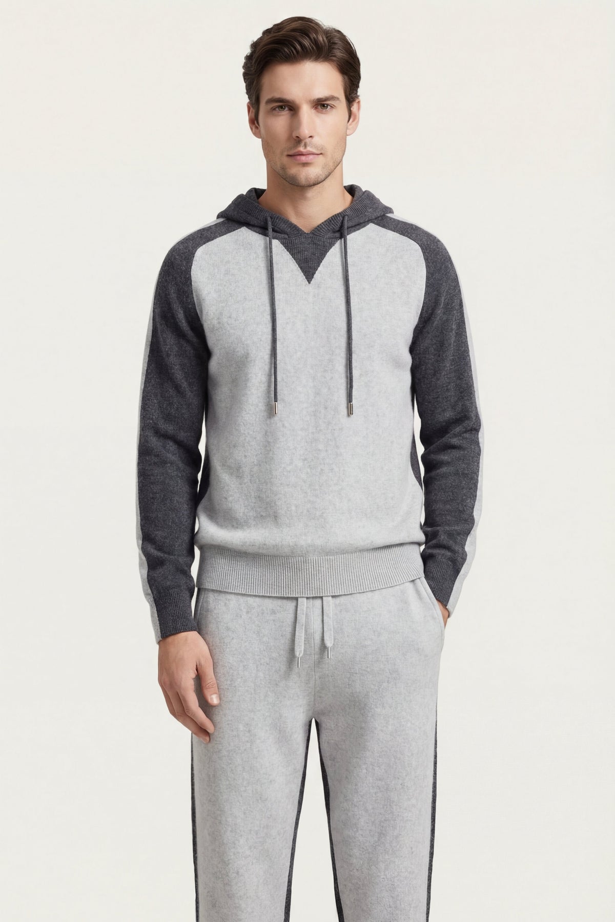 CONJUNTO CON CAPUCHA - GRIS