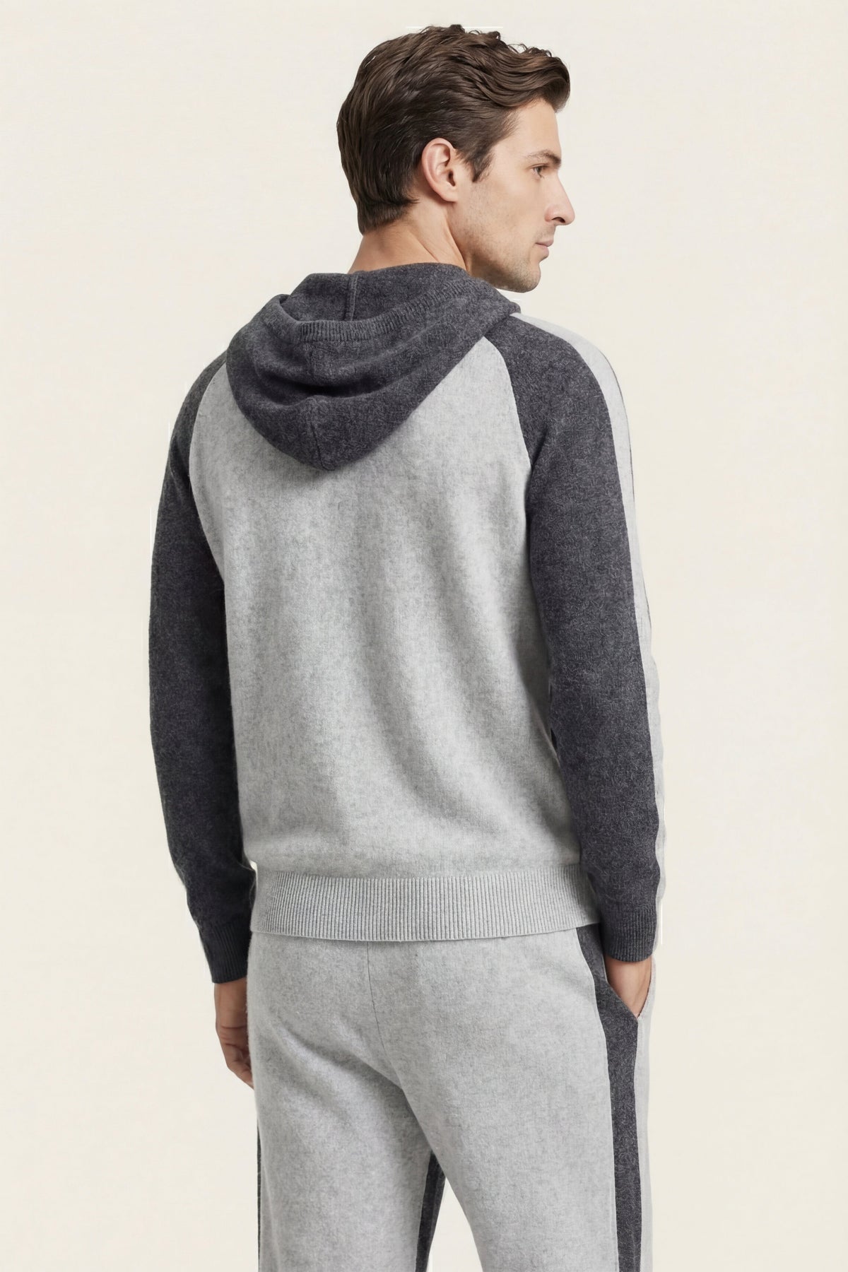 CONJUNTO CON CAPUCHA - GRIS