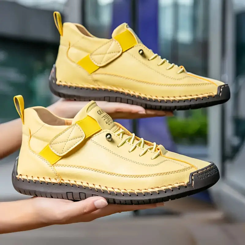 Zapatillas NUVÉ de ecocuero con costuras a la vista