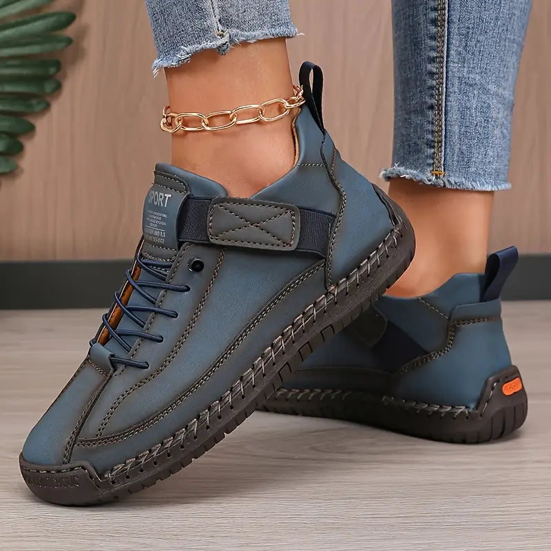 Zapatillas NUVÉ de ecocuero con costuras a la vista