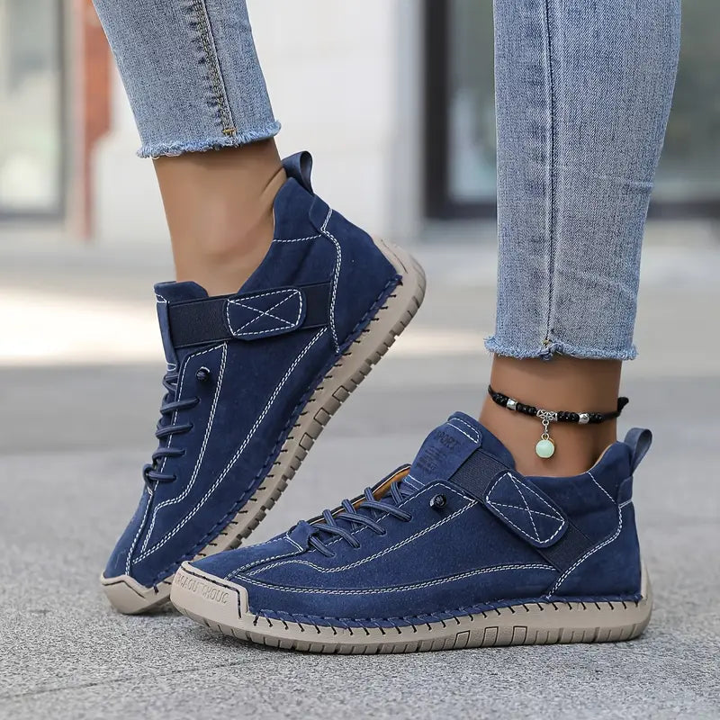 Zapatillas NUVÉ de ecocuero con costuras a la vista