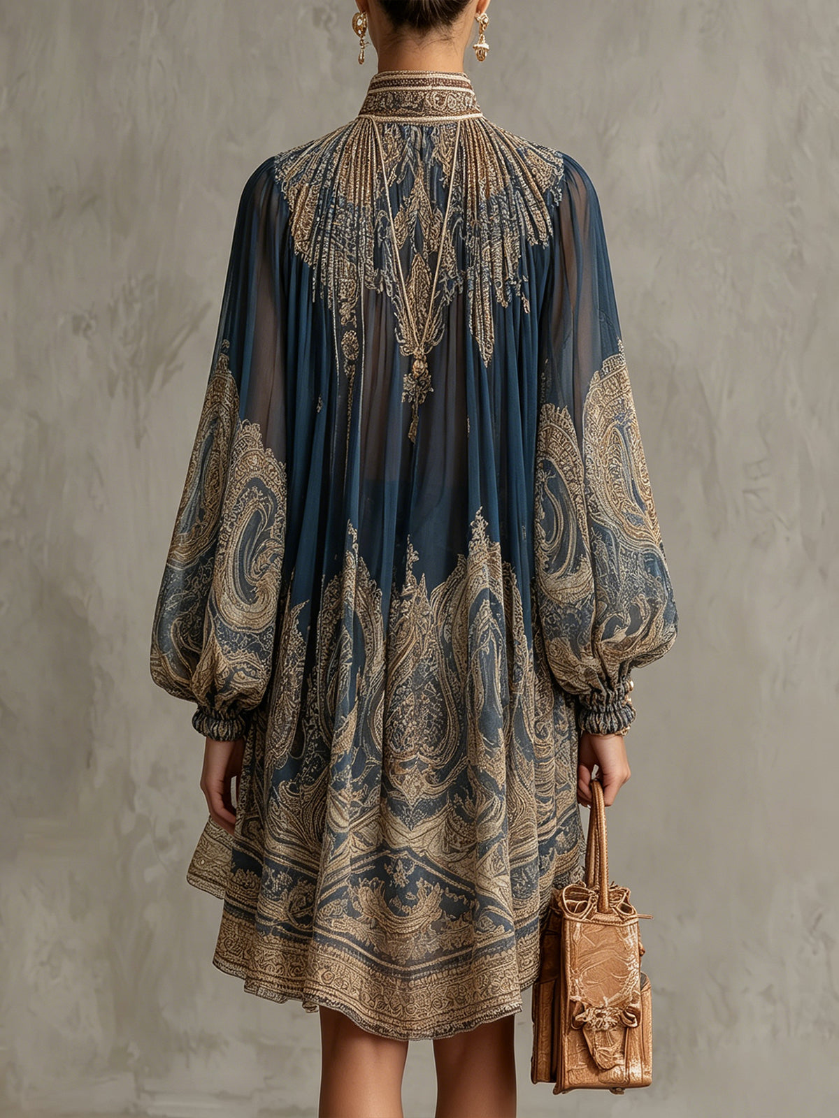 MARIANA - MINI VESTIDO DE GASA AZUL MARINO CON ESTAMPADO BARROCO DORADO