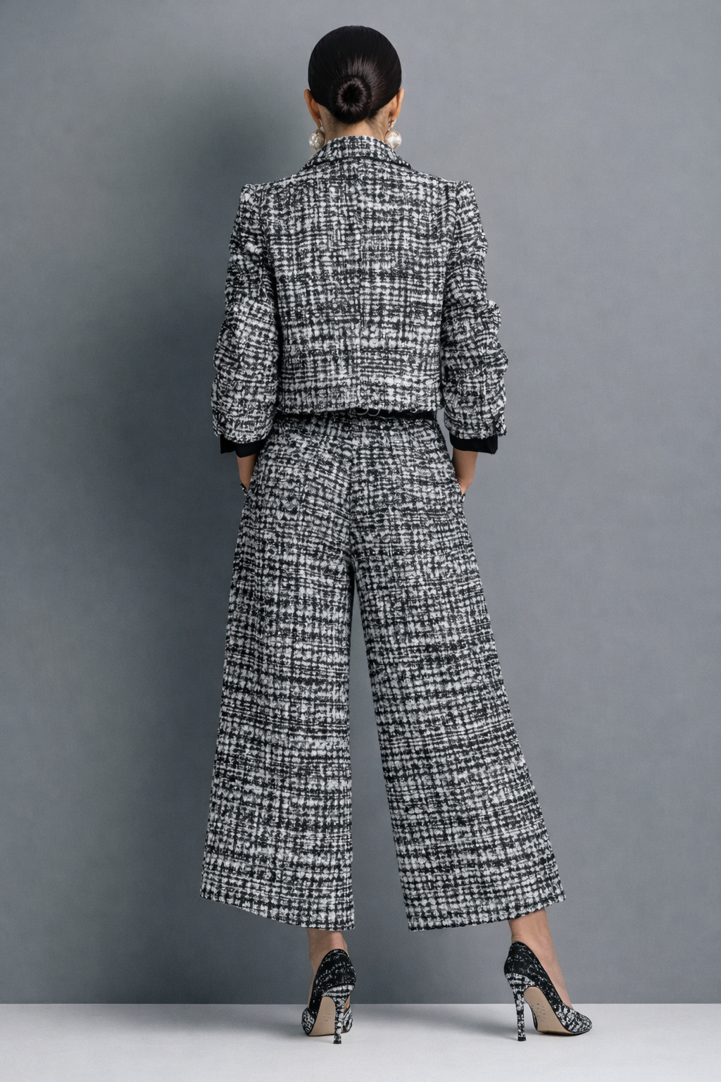 CONJUNTO BLAZER Y PANTALÓN DE PIERNA ANCHA