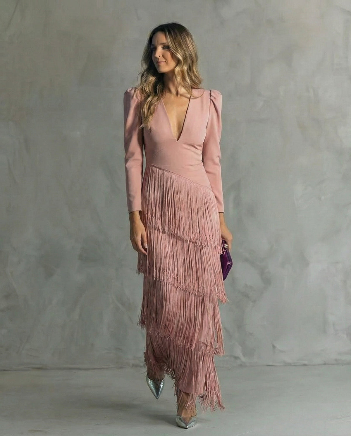 CLARA - VESTIDO ELEGANTE CON MANGAS DE FLECOS
