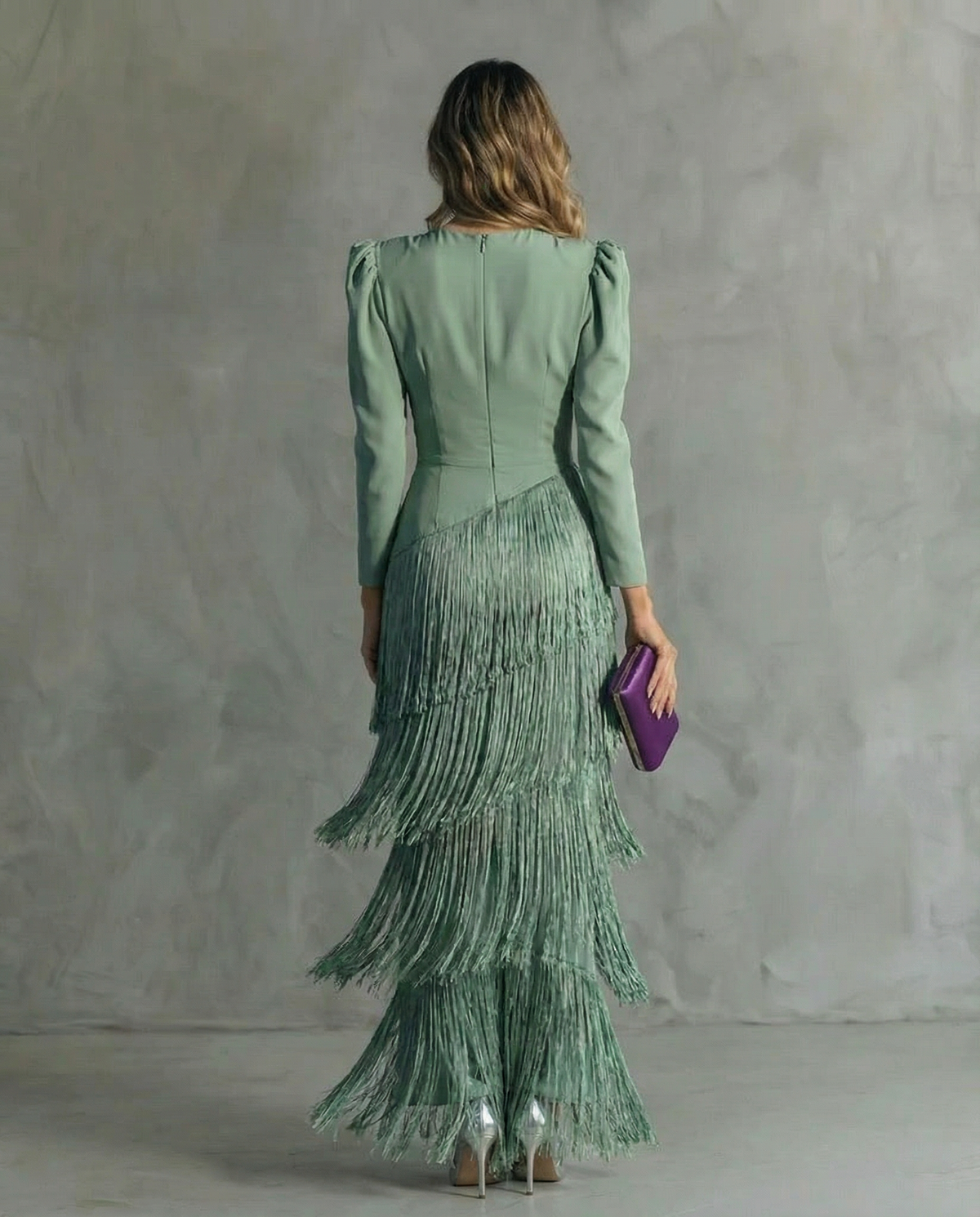CLARA - VESTIDO ELEGANTE CON MANGAS DE FLECOS