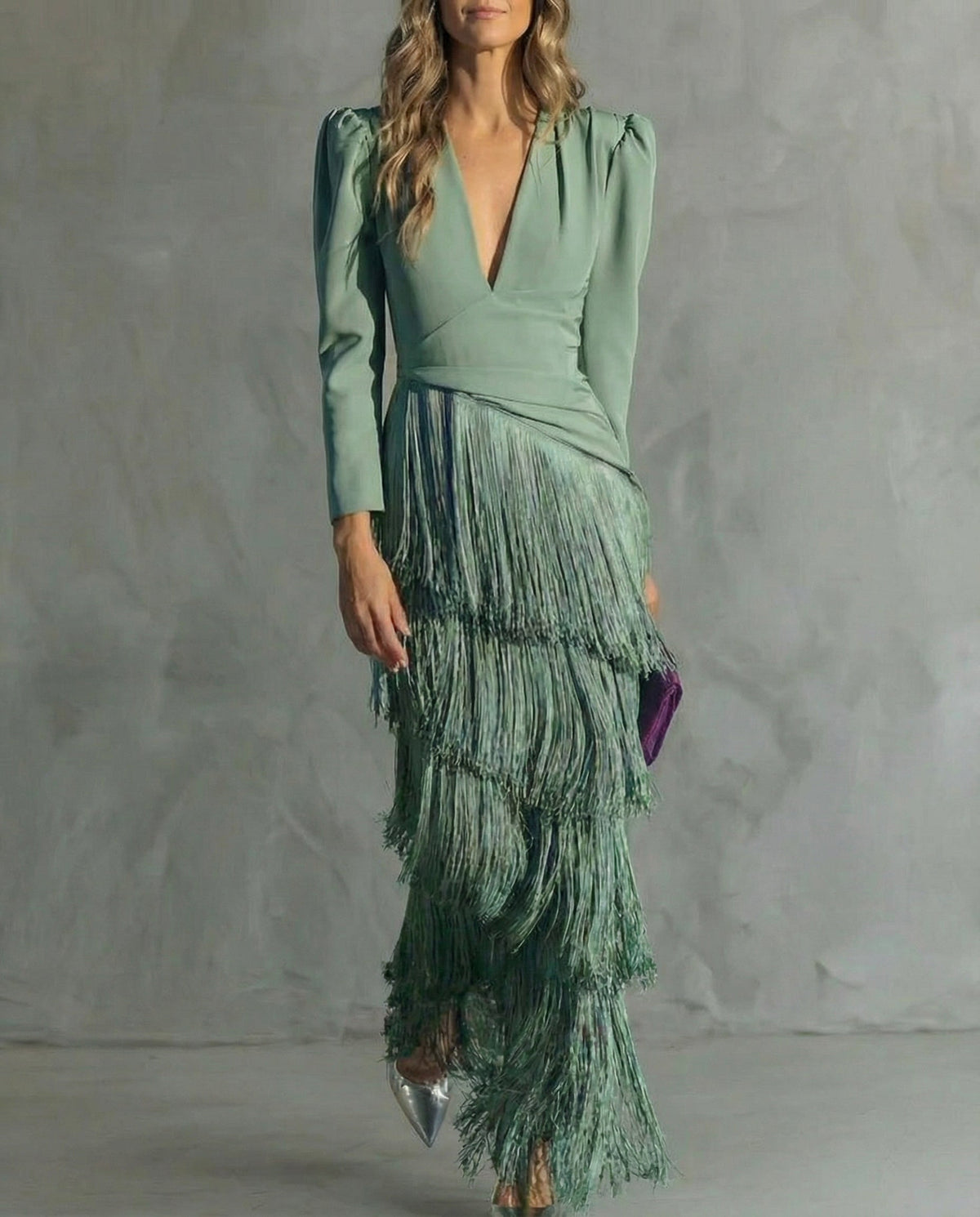 CLARA - VESTIDO ELEGANTE CON MANGAS DE FLECOS