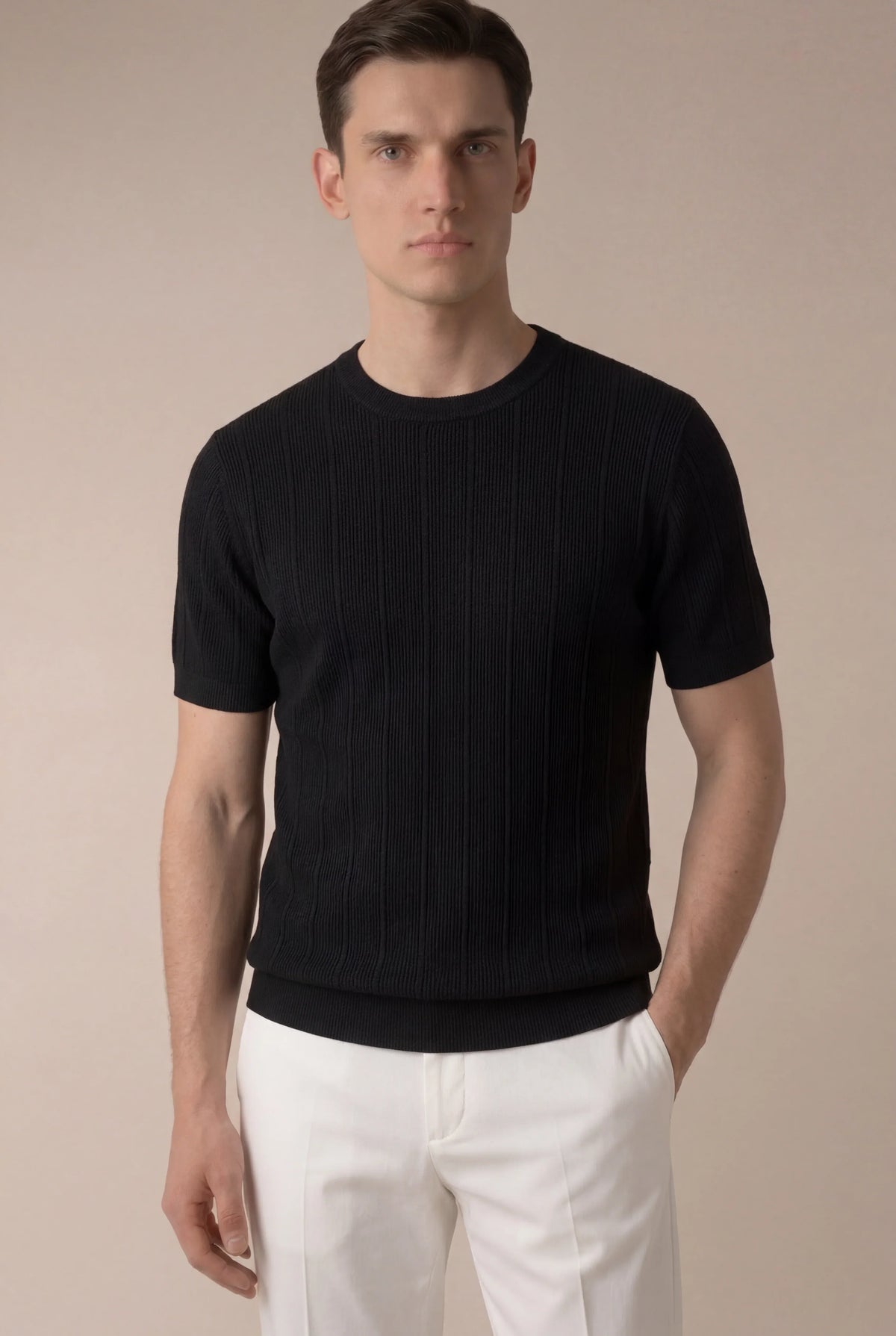 CAMISETA NEGRA ELEGANTE