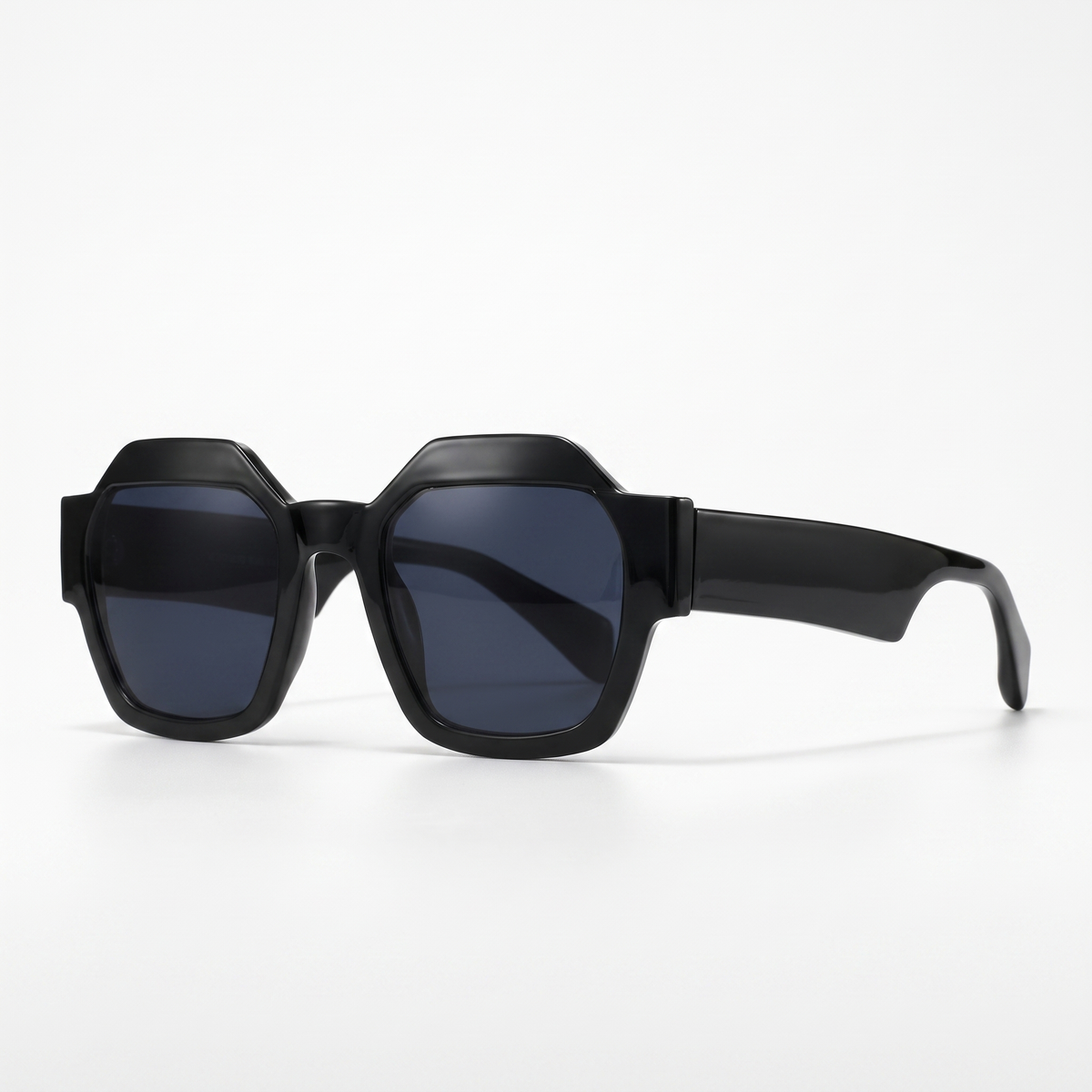 LENTES DE SOL GEOMÉTRICOS