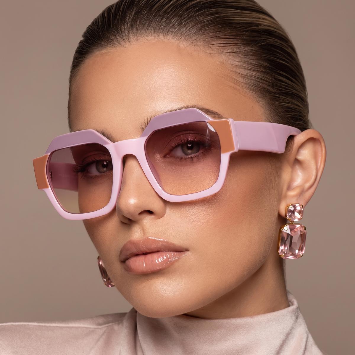 LENTES DE SOL GEOMÉTRICOS
