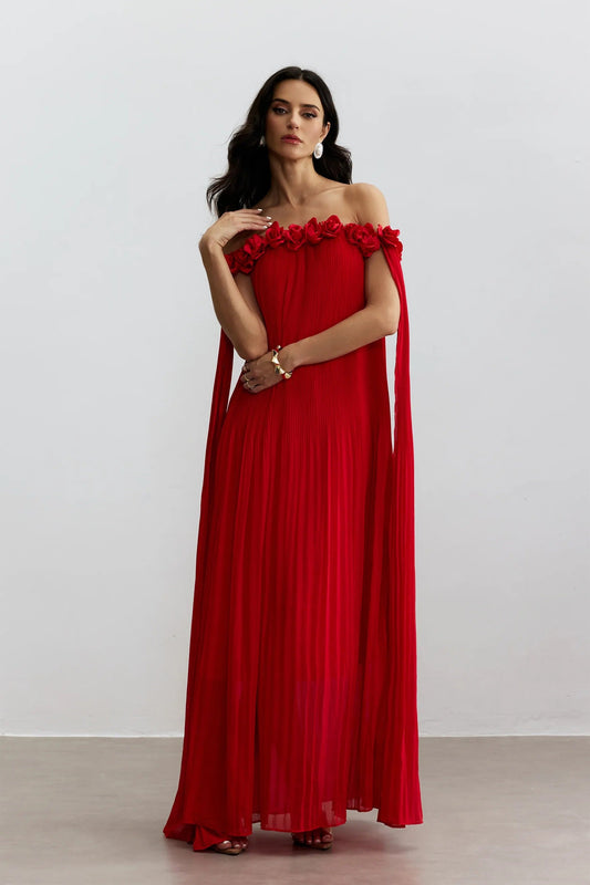 VESTIDO SOFÍA - ROJO CON DETALLE DE ROSETA Y HOMBROS DESCUBIERTOS