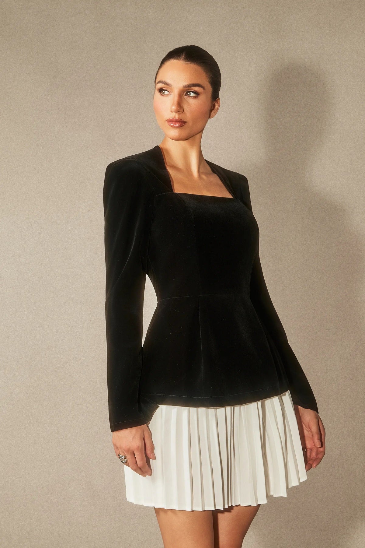 SOFÍA - VESTIDO MINI MANGA LARGA