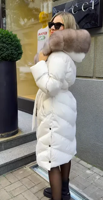ARIA FROST - CHAQUETA CON CUELLO DE PIEL SINTÉTICA