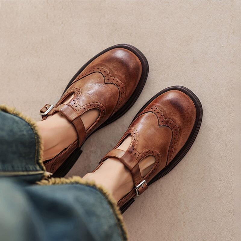 BERNADETTE - MERCEDITAS TIPO BROGUE CON CORREA EN T