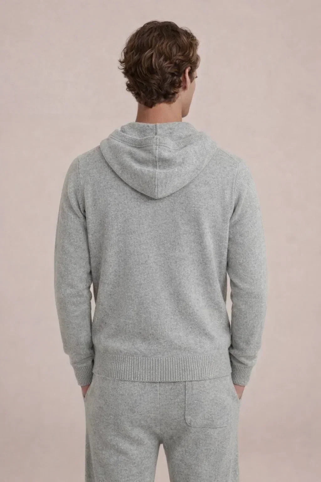 CONJUNTO CON CAPUCHA LISO - GRIS CLARO